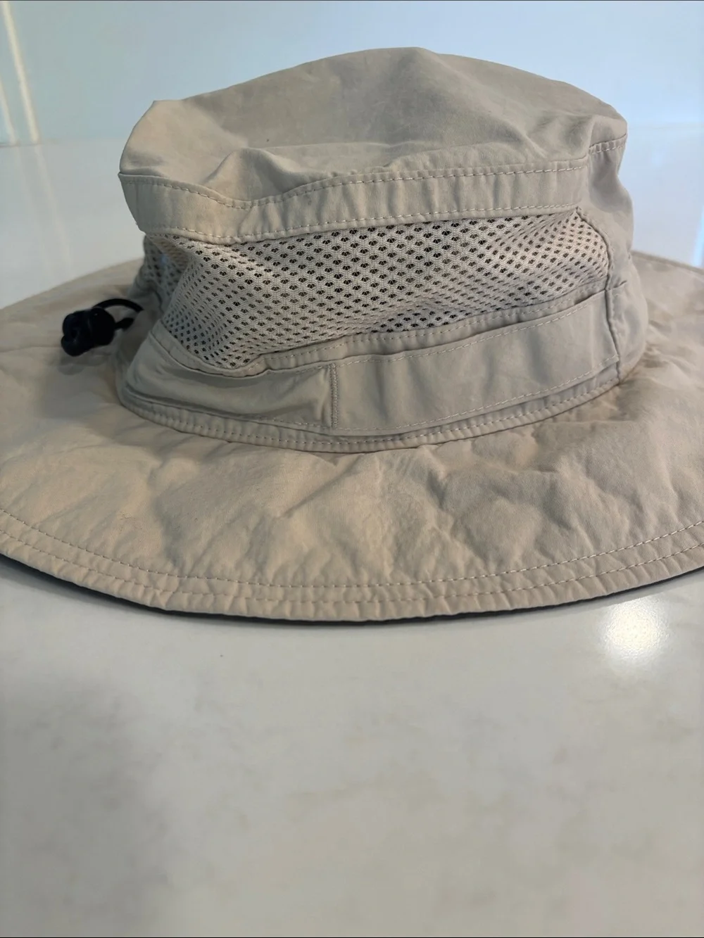 Columbia Tan/Beige Sun Hat with Chin Strap